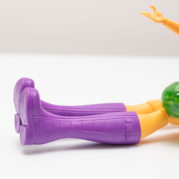 DC Super Hero Starfire Doll - Picture 3 of 7